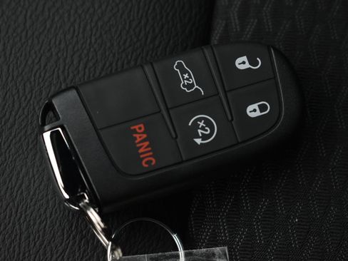 New 2026 Jeep Compass Latitude w/ Sun and Sound Group image 35