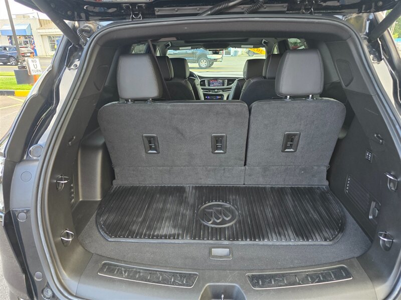 Used 2022 Buick Enclave Avenir w/ Avenir Technology Package AWD/4WD image 24