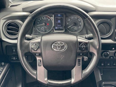 Used 2021 Toyota Tacoma TRD Off-Road w/ TRD Premium Off Road Package AWD/4WD image 12