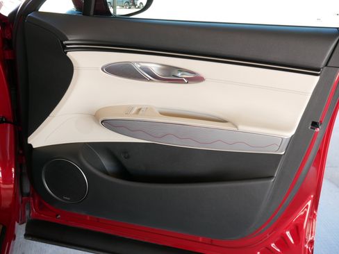 Used 2022 Genesis GV70 2.5T w/ Advanced Package image 12