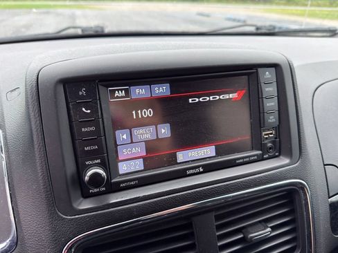 Used 2017 Dodge Grand Caravan SE FWD image 36