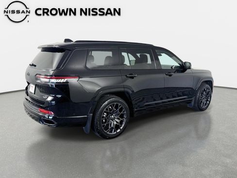 Used 2025 Jeep Grand Cherokee L Summit w/ Obsidian Package AWD/4WD image 6
