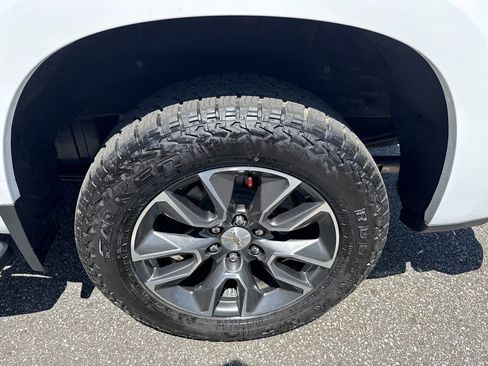 Used 2023 Chevrolet Silverado 1500 LT image 10