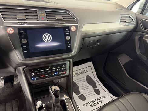 Used 2024 Volkswagen Tiguan SE FWD image 4