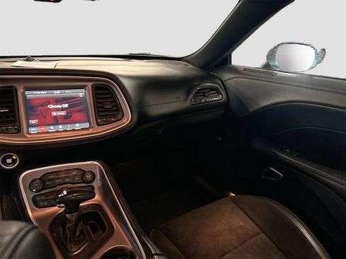 Used 2022 Dodge Challenger R/T w/ Plus Package image 22