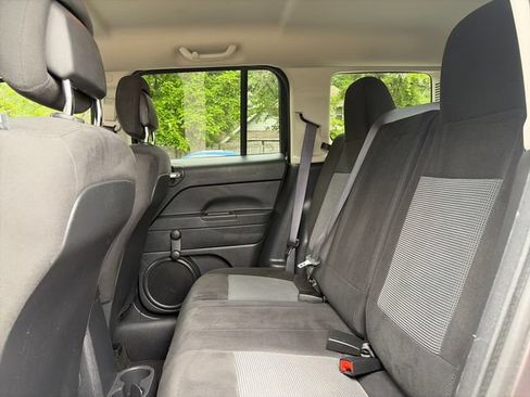 Used 2016 Jeep Patriot Sport FWD image 19