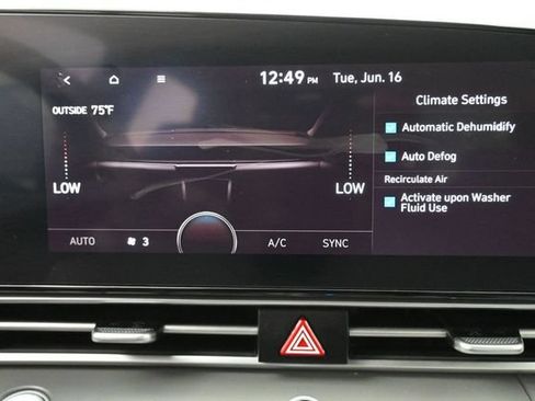 Used 2023 Hyundai Elantra SEL w/ Convenience Package FWD image 17