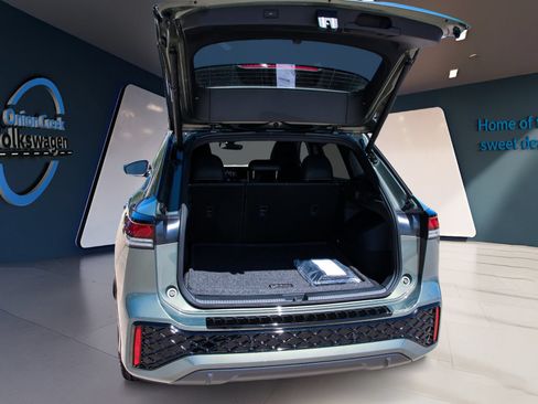 New 2026 Volkswagen Tiguan SE R-Line FWD image 30
