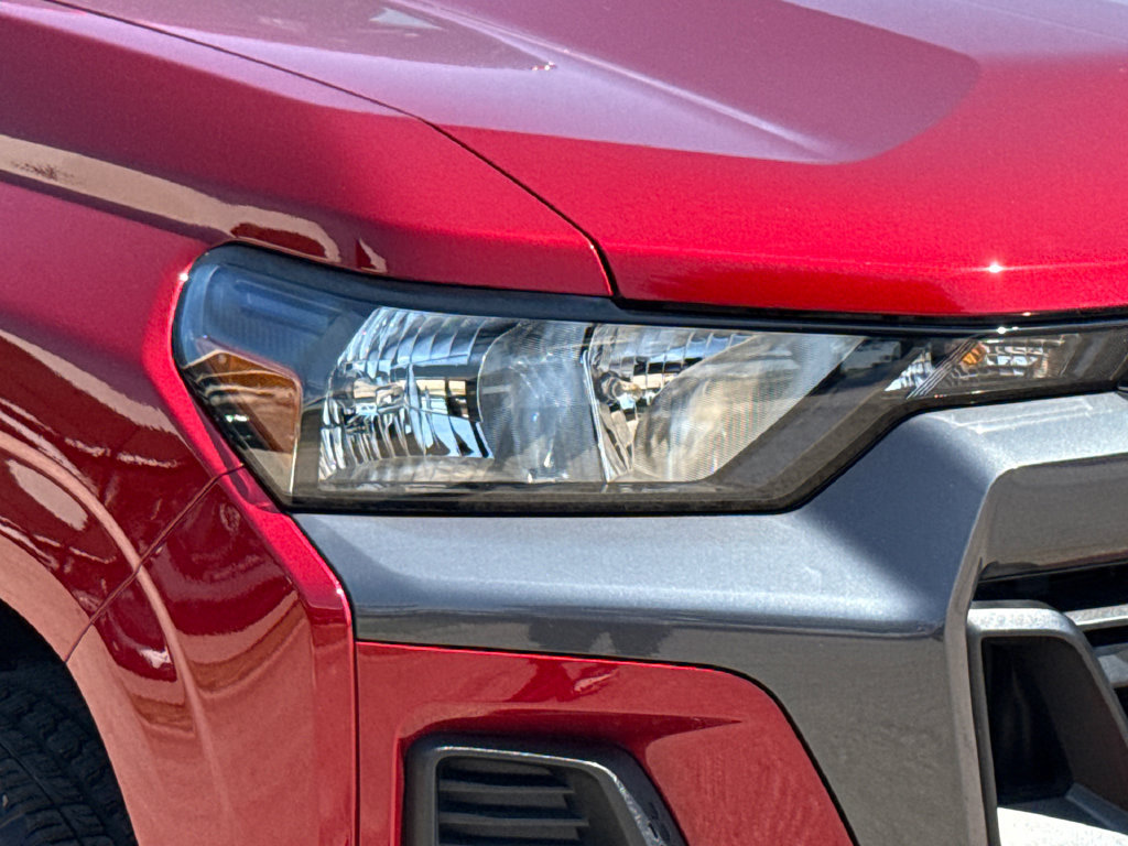 Used 2025 Chevrolet Colorado LT RWD image 4