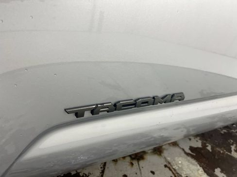 Used 2021 Toyota Tacoma TRD Off-Road AWD/4WD image 25
