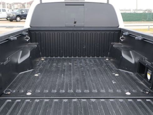 Used 2022 Toyota Tacoma TRD Off-Road image 6