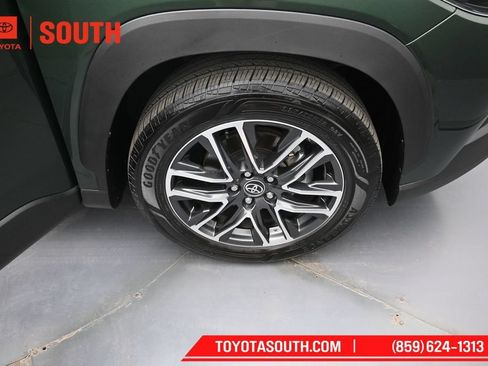 Used 2026 Toyota Corolla Cross XLE AWD/4WD image 33
