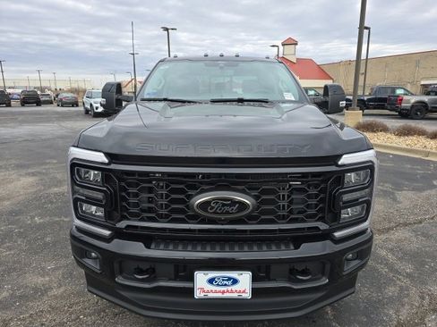 New 2026 Ford F250 Lariat w/ Black Appearance Package image 8