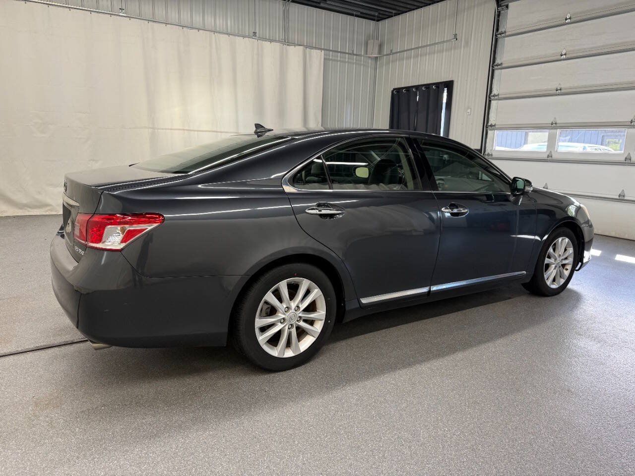 Used 2010 Lexus ES 350 FWD image 4