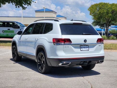 Used 2023 Volkswagen Atlas SE w/ Panoramic Sunroof Package AWD/4WD image 4