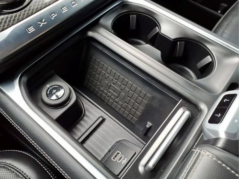 Used 2025 Ford Expedition Max Platinum w/ Stealth Appearance Package AWD/4WD image 27