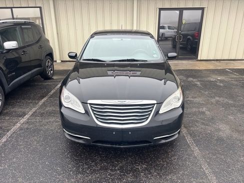 Used 2013 Chrysler 200 LX image 6