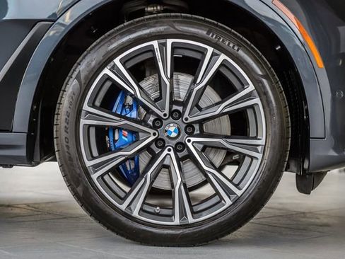 Used 2022 BMW X7 xDrive40i w/ M Sport Package image 17