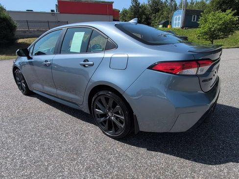 Used 2024 Toyota Corolla SE w/ SE Convenience Package FWD image 4
