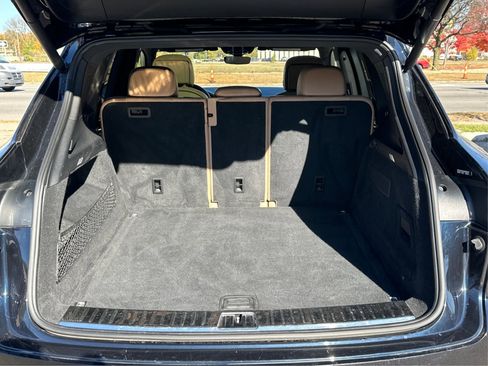 Used 2020 Porsche Cayenne image 14