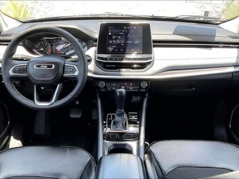 Used 2022 Jeep Compass Latitude FWD image 15
