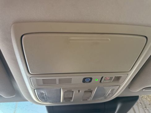 Used 2018 Honda Accord Touring image 25