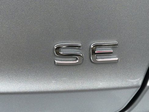 Used 2025 Volkswagen Jetta SE FWD image 26