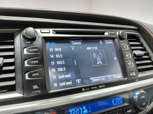 Used 2019 Toyota Highlander Limited image 41