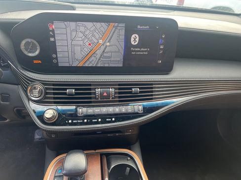 Used 2021 Lexus LS 500 w/ Accessory Package (Z2) image 11