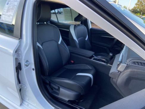 Used 2025 Toyota Camry SE FWD image 24