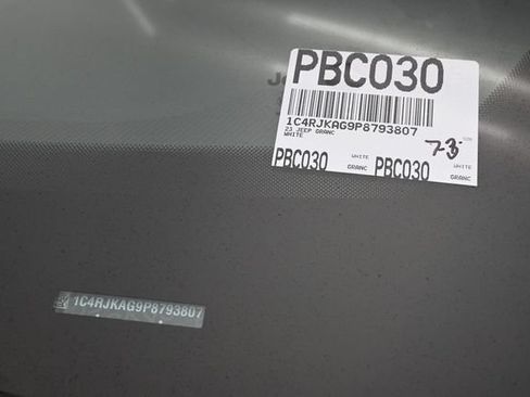 Used 2023 Jeep Grand Cherokee L Laredo AWD/4WD image 45