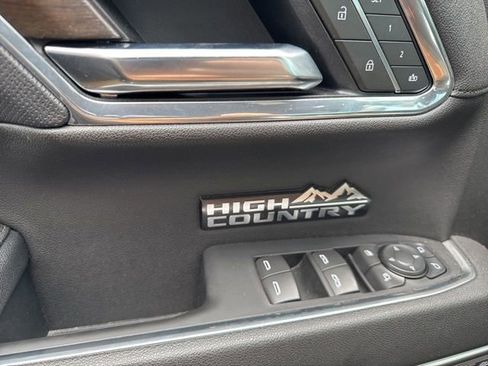 Used 2025 Chevrolet Silverado 1500 High Country AWD/4WD image 15