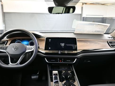 New 2026 Volkswagen Atlas SE image 26