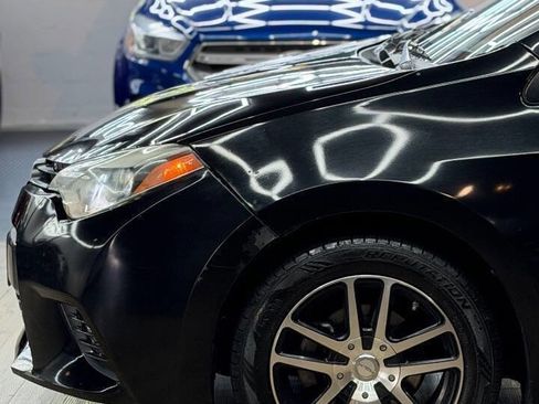 Used 2015 Toyota Corolla LE FWD image 3