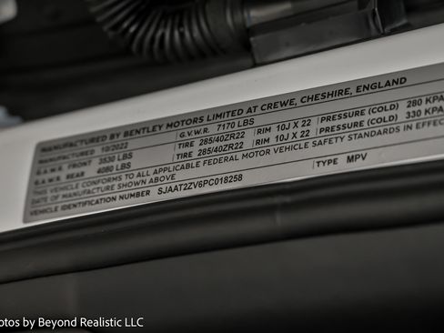 Used 2023 Bentley Bentayga image 54