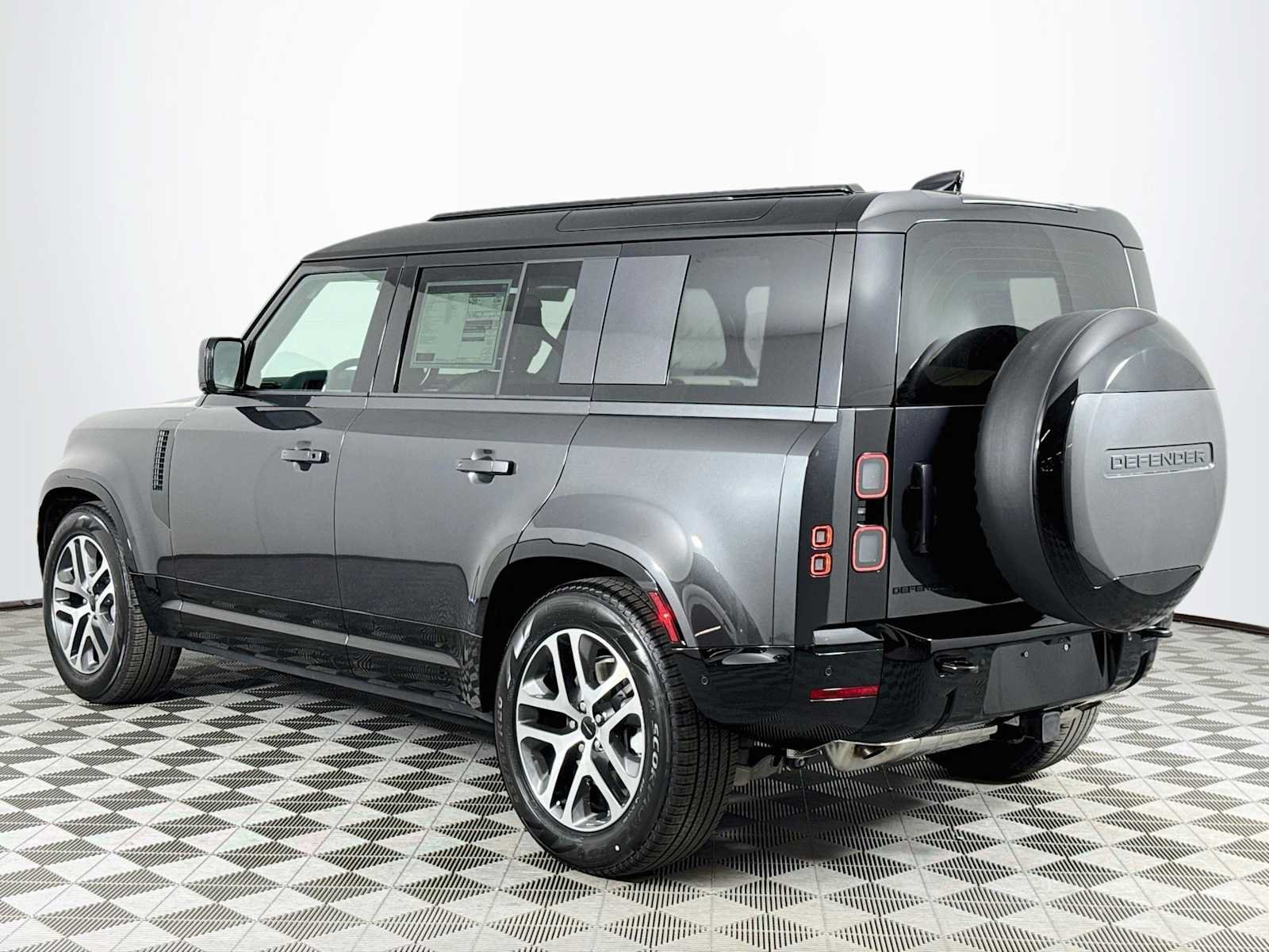 New 2026 Land Rover Defender 110 X-Dynamic SE AWD/4WD image 7