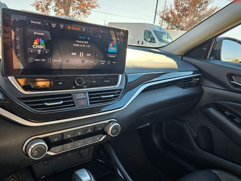 Used 2024 Nissan Altima 2.5 SR w/ SR Premium Package image 26