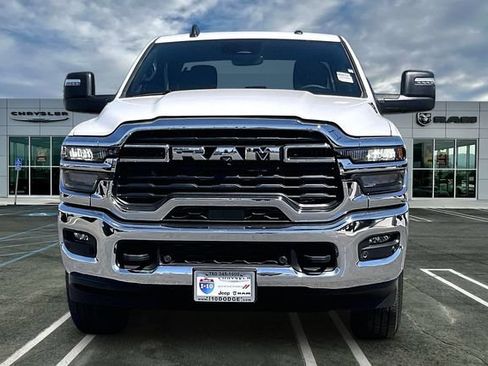 Used 2026 RAM 2500 Big Horn AWD/4WD image 2