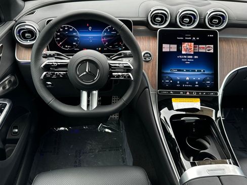 New 2025 Mercedes-Benz GLC 300 4MATIC image 17