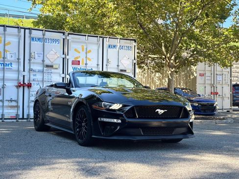 Used 2018 Ford Mustang GT Premium w/ GT Performance Package RWD image 3