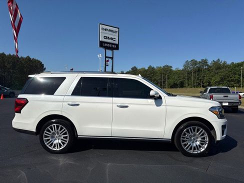 Used 2023 Ford Expedition Limited RWD image 2