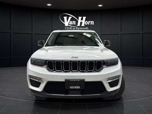 Used 2022 Jeep Grand Cherokee Limited AWD/4WD image 2
