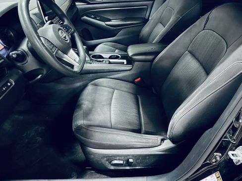 Used 2023 Nissan Altima 2.5 SV FWD image 17