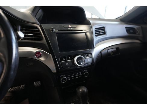 Used 2017 Acura ILX FWD image 21