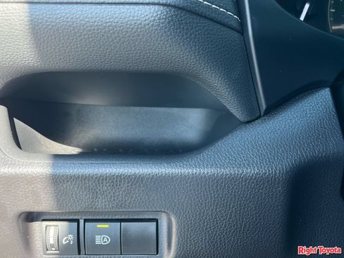 Certified 2025 Toyota RAV4 XLE AWD/4WD image 32