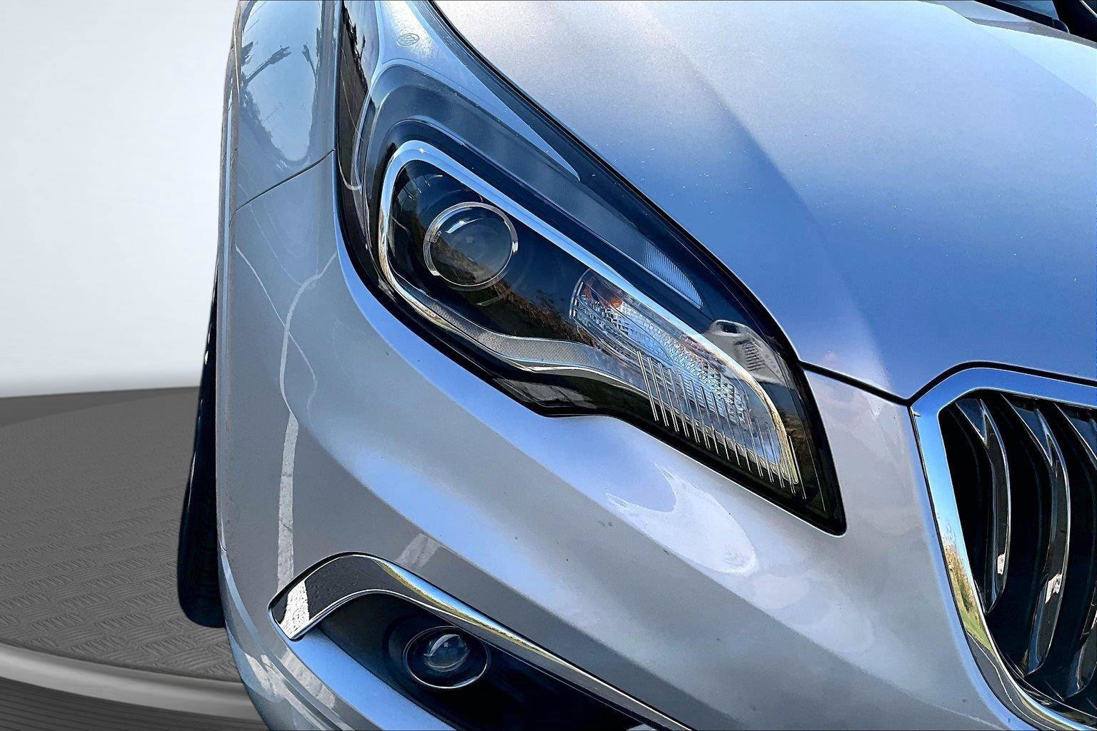 Used 2018 Buick Envision Preferred FWD image 29