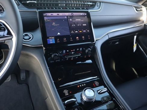 New 2025 Jeep Grand Cherokee L Overland w/ Luxury Tech Group IV AWD/4WD image 5