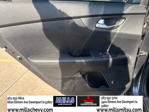 Used 2020 Kia Forte LXS FWD image 17