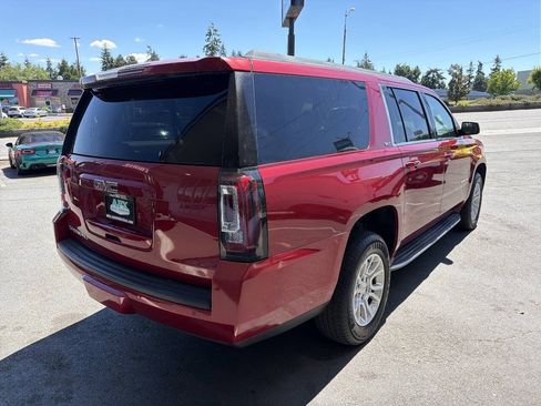 Used 2015 GMC Yukon XL SLT w/ Open Road Package AWD/4WD image 10