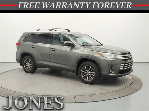 Used 2019 Toyota Highlander XLE image 1